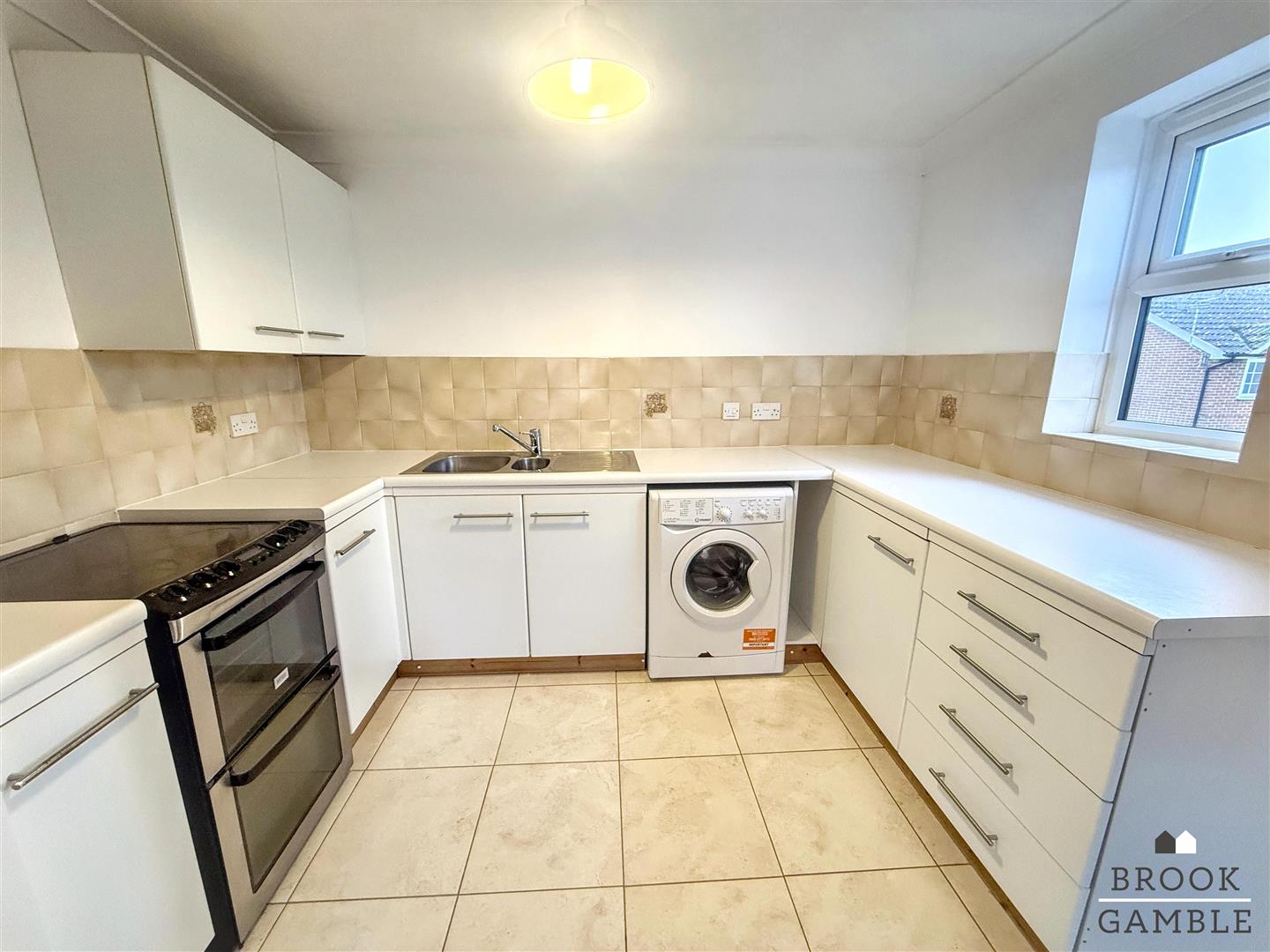 1 Bedroom Apartment. Snowdon Close in Eastbourne,  3